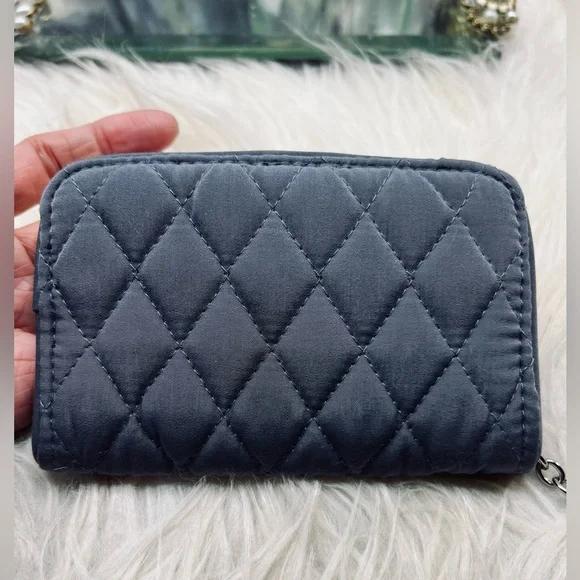 Vera Bradley RFID Protection and key Chain Wallet - Picture 5 of 9